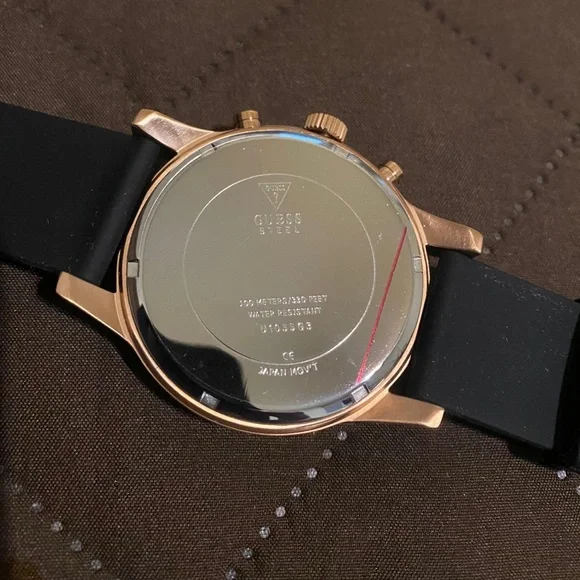 New Mens Guess Watch - Picture 4 of 5